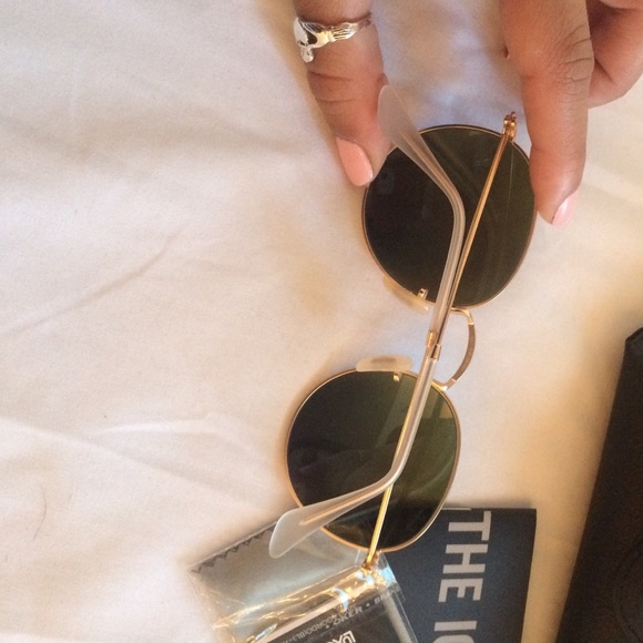 {SOLD} RAY BANS REFLECTIVE ROUND GLASSES - Picture 3 of 3