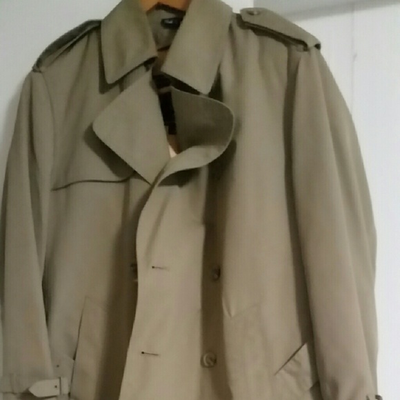 John Weitz men size 36 short brown rain coat