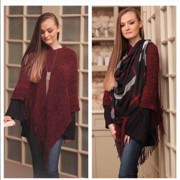SOLD OUT Crochet Fringe Poncho - Picture 4 of 4