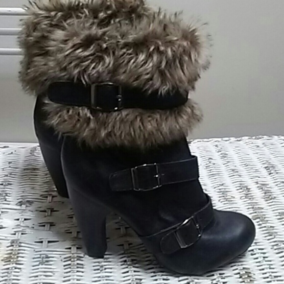 EUC Qupid faux fur trimmed 5" heeled boots 6.5