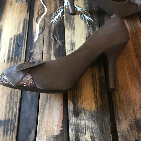 Perfect condition heels! - Picture 2 of 2