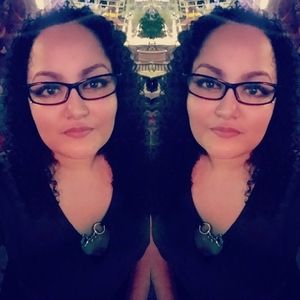 Meet your Posher, Roxana