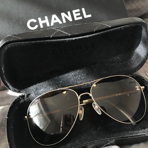 Authentic CHANEL POLARIZED AVIATOR SUNGLASSES