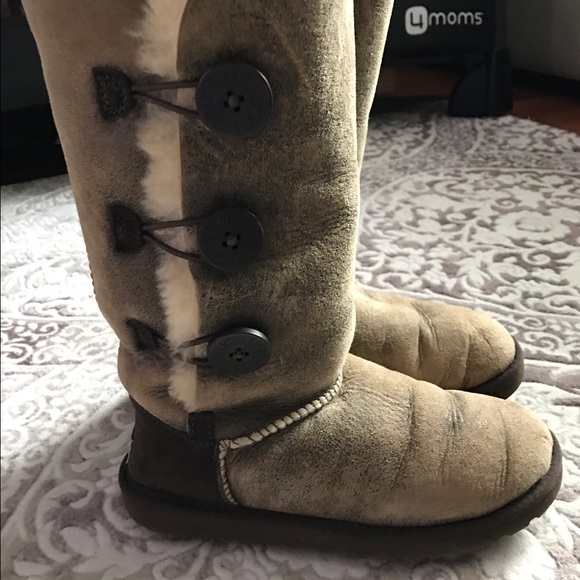 ugg boots size 7 bailey button ugg boots size 7 bailey button