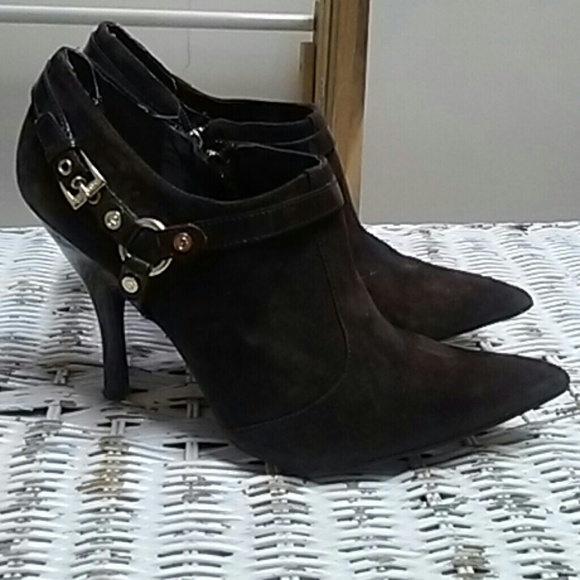 Guess pointy brown leather 5" heel ankle booties 8