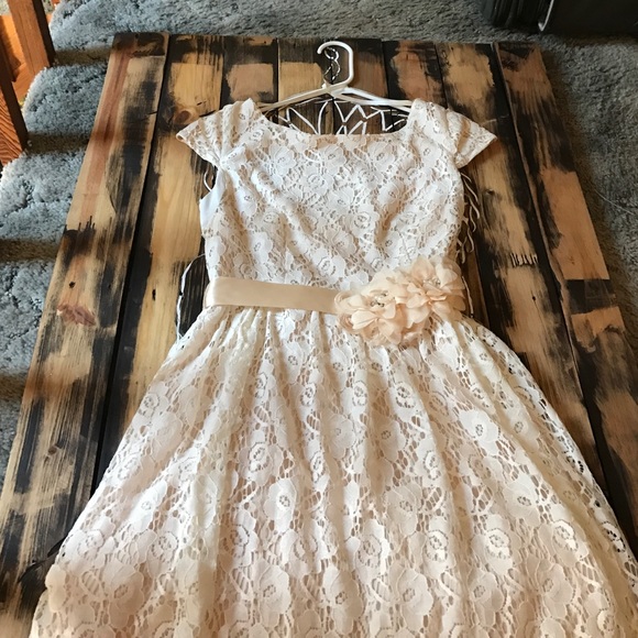 Adorable dress!!