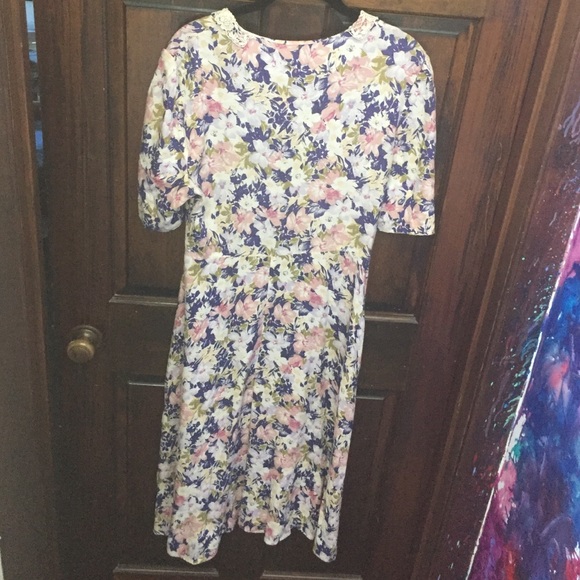 Flowered Peter Pan collar vintage dress - Picture 4 of 4