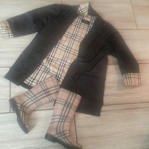 Burberry Jackets & Blazers - Authentic Burberry London Raincoat.