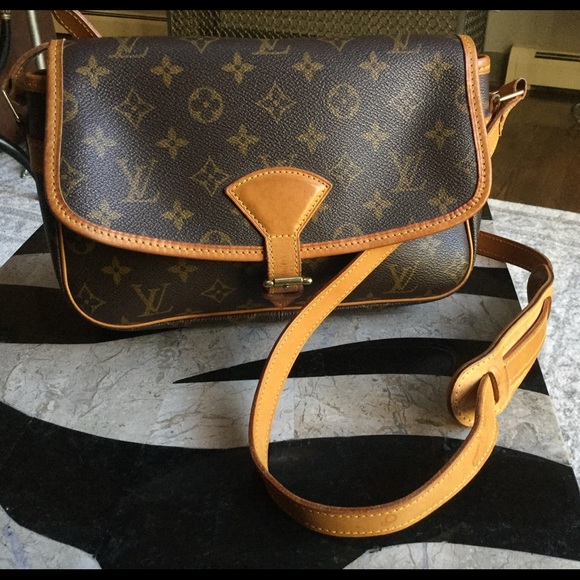 LOUIS VUITTON SOLOGNE Bag! Terrific cond!!!