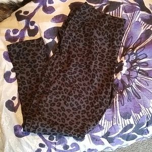 Leopard print leggings