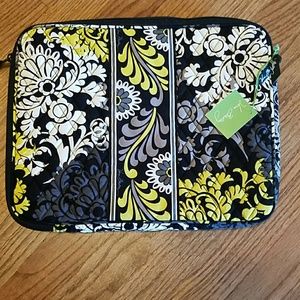 Vera Bradley Laptop/Tablet Case! NWT!