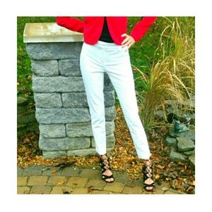 WHBM slim ankle white pants