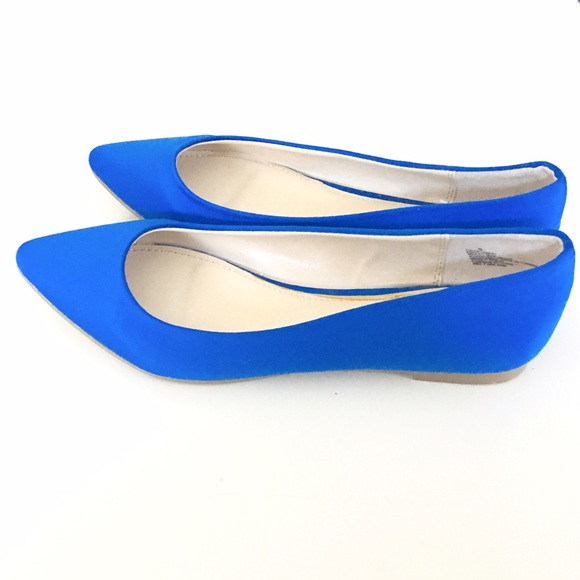 💚 SOLD! Express Satin Flats - Picture 2 of 4