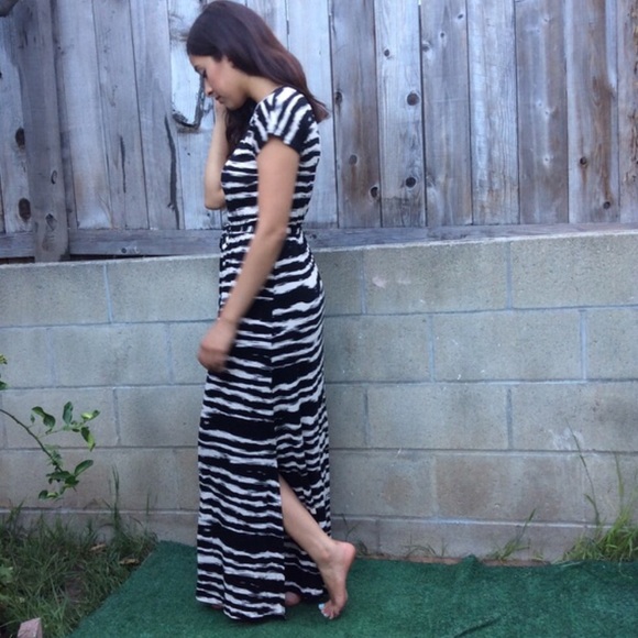 Stripe Maxi Dress - Picture 2 of 3