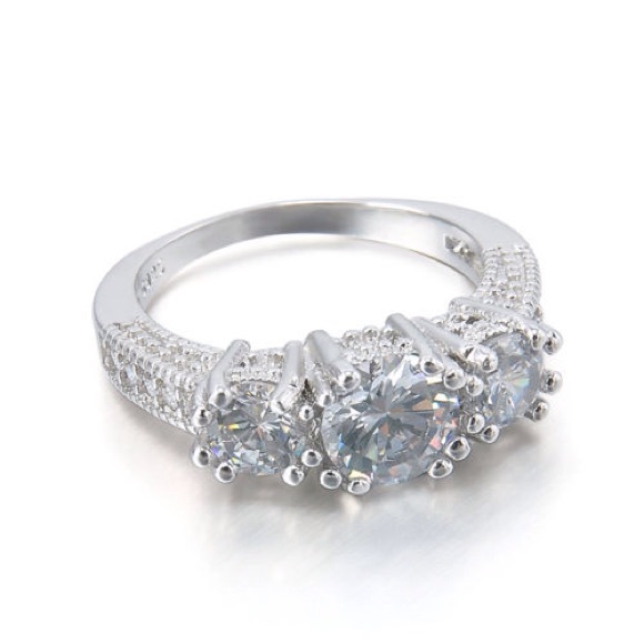 🆑 Stamped .925 Sterling 3 stone ring AAA cz - Picture 3 of 3
