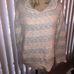 Aero hooded sweater