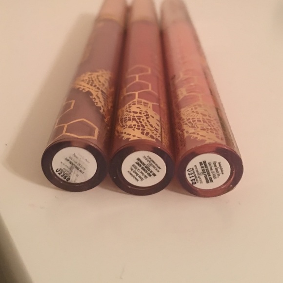NEW Kardashian Beauty Lip Gloss - Picture 2 of 2
