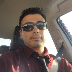 Meet your Posher, Carlos