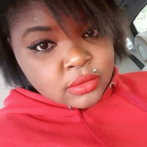 Meet your Posher, Niara