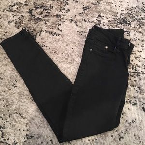 Black h&m skinny jeans