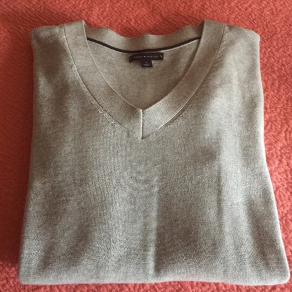 Classic gray Tommy Hilfiger v neck sweater