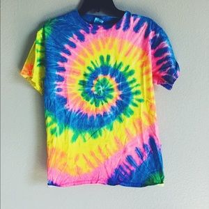 Vibrant tie dye top ❤️