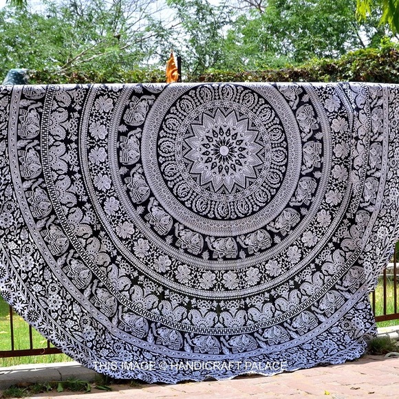 Circular tapestry