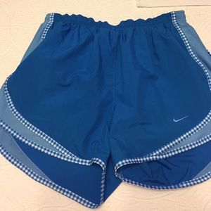 Nike dri-fit shorts size small