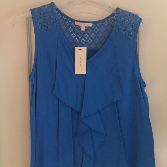 💰Make me an offer!💰NWT Dressy sleeveless blouse