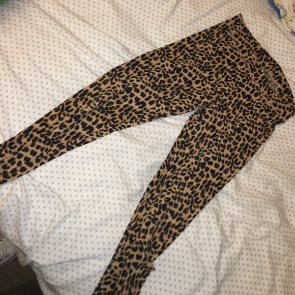 PINK by Victoria Secret cheetah legging