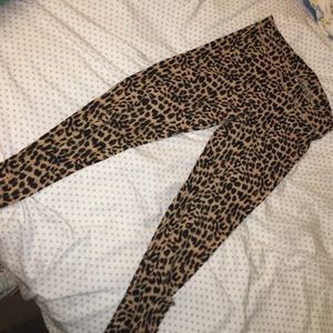 PINK by Victoria Secret cheetah legging