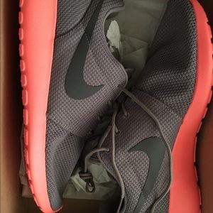 Nike Roshe Run - Mangoes - Brand New