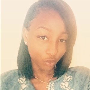 Meet your Posher, Aisha