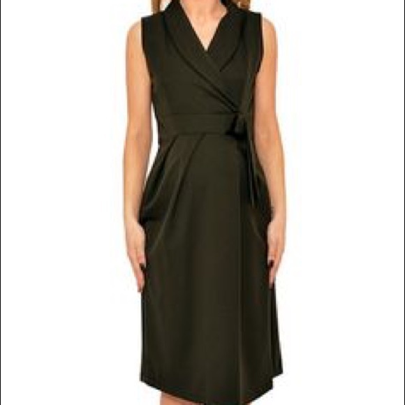 ✨SALE✨ Gor&Sin Maternity Surplice Dress