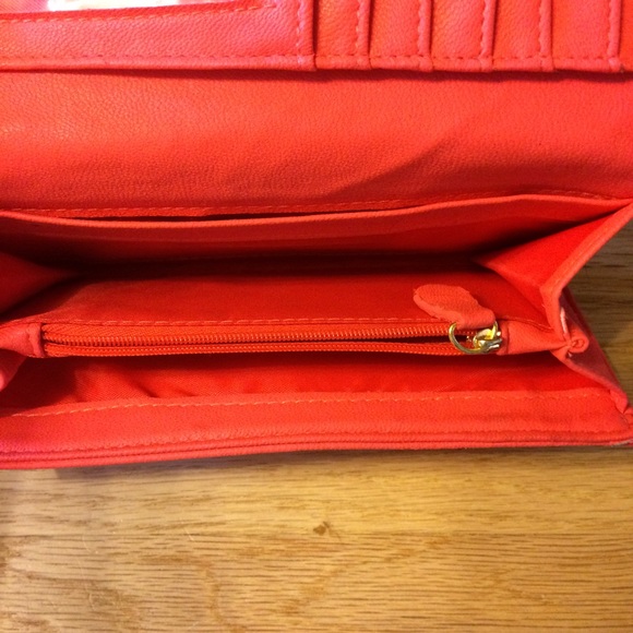 Quilted coral wallet - Picture 3 of 4