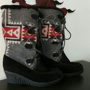 Genuine Pendelton wedge winter boots