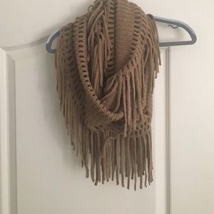 Infinity fringe scarf !
