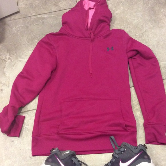 Under Armour Tops - 🌶🌶Hot pink Under armored Hoodie🌶🌶
