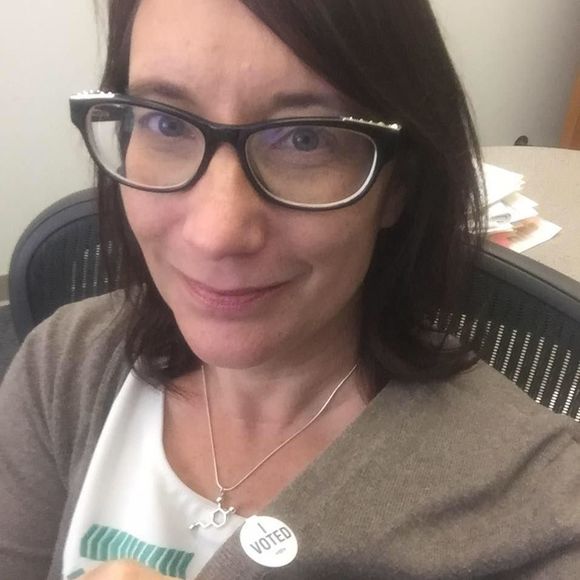 Meet your Posher, Amy - Picture 2 of 2