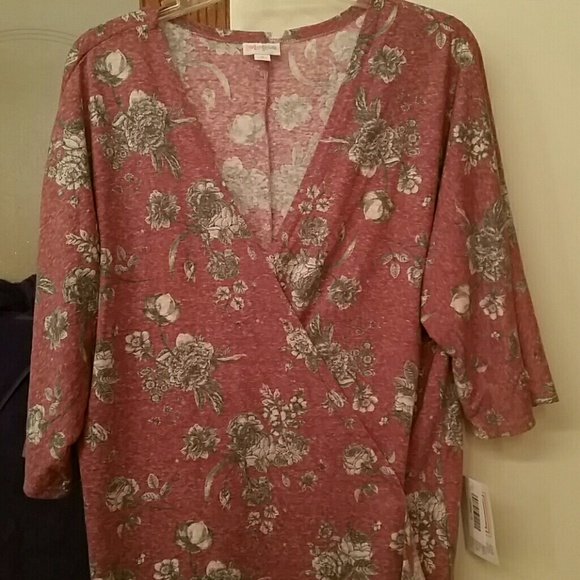 Lularoe Lindsay Kimono with Beautiful Design