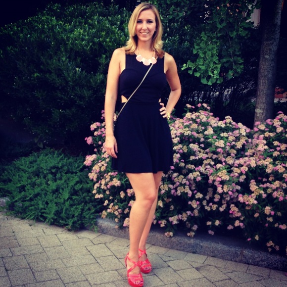 Meet your Posher, Jessica - Picture 4 of 4