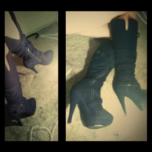 Suede Black knee high heel boots!