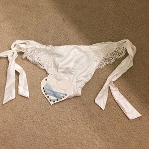 Beach Bunny Bride scrunch butt bikini bottom