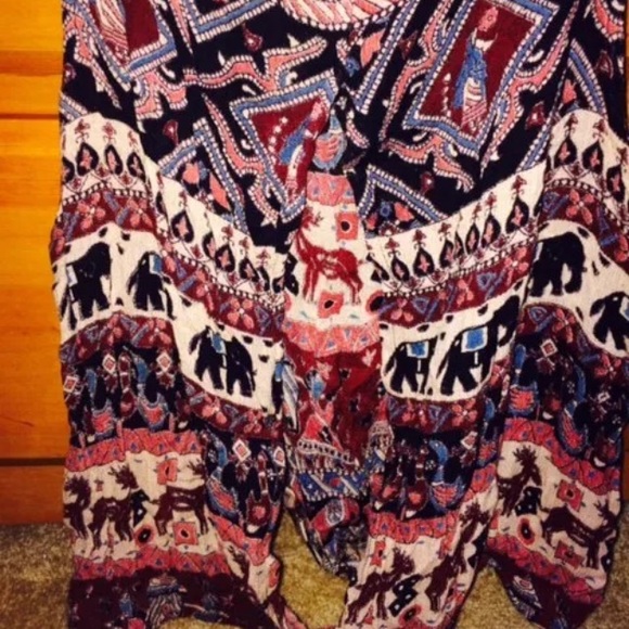 FOREVER 21 Womens Tribal Print Top - Picture 3 of 4