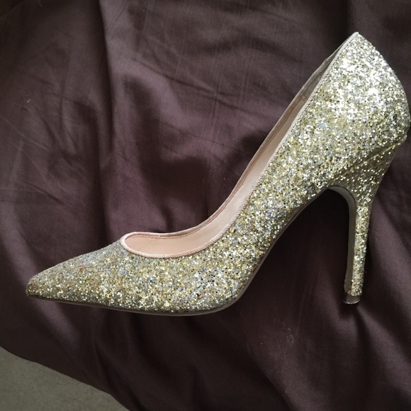 Boutique 9 gold sequin pumps