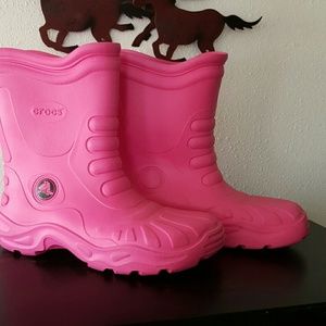 Croc bright pink waterproof boots