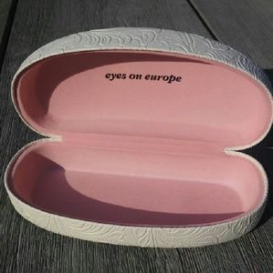 eyes on europe glasses case