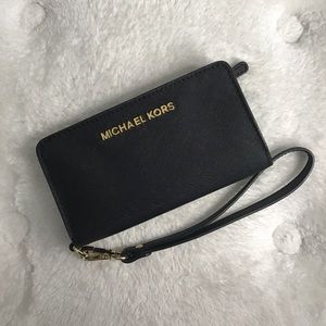 Michael Kors Wristlet in Black
