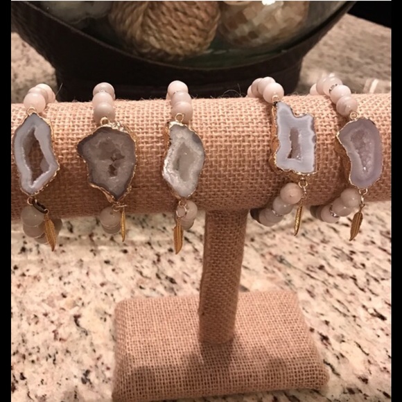 HP🎉Winter Agate Bead & Druzy Pendant - set of 3 - Picture 2 of 4