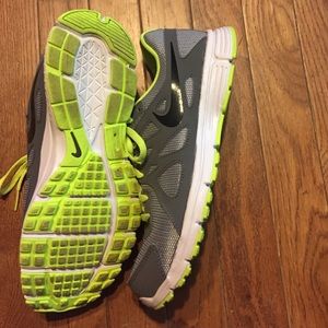 Size 6 in youth boys Nike